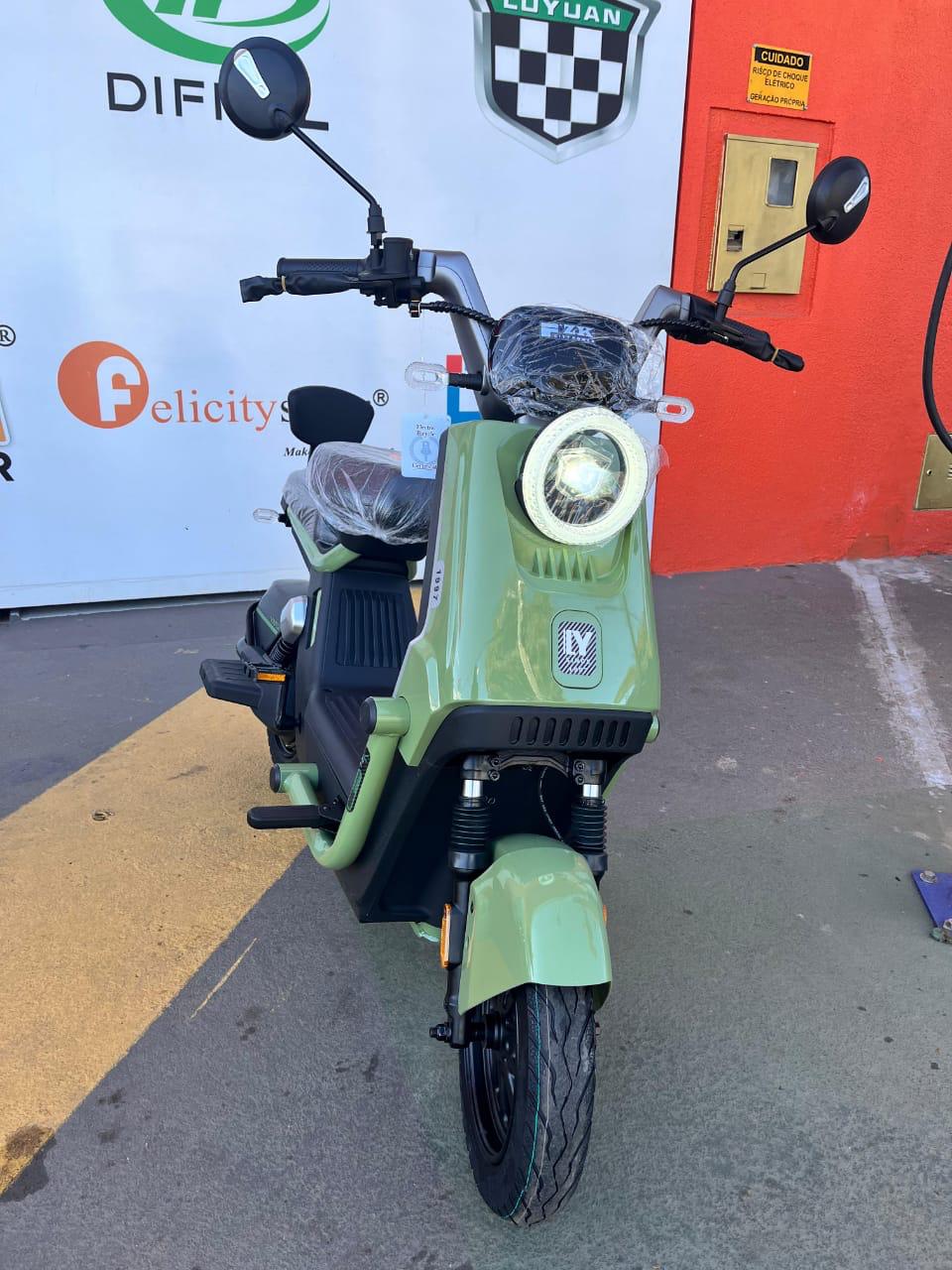Scooter Elétrica FZK POWER 800W • 72V 27Ah • Autopropelida • Até 90km