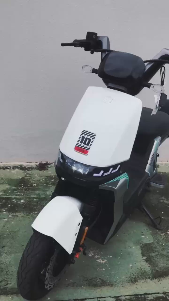 Scooter Elétrica LIVA 10